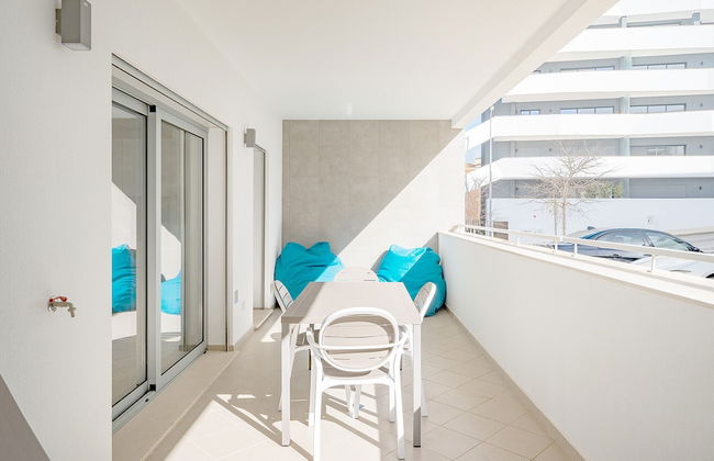 Lagos Modern 2 With Pool by Homing - Photo 11