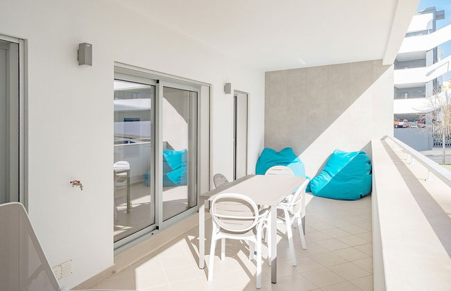 Lagos Modern 2 With Pool by Homing - Photo 13