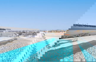 Foto 1 - Lagos Modern 2 With Pool by Homing
