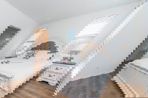 Photo 5 - Master Bedroom With King Bed Central Location