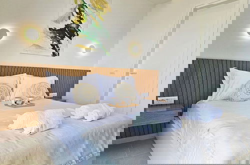 Foto 14 - Ares Beachfront Luxury Rooms