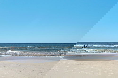 Foto 55 - Your Ideal Beach Getaway With Private Pool, Game Room and Close to Beach!