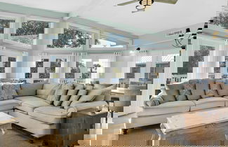Foto 1 - Your Ideal Beach Getaway With Private Pool, Game Room and Close to Beach!