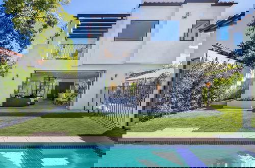Foto 50 - Elegant Melrose Home w Pool and Private Rooftop