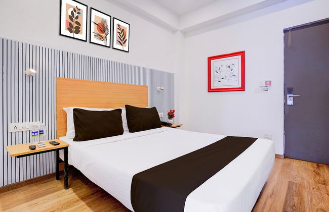 Blissful Stays at The Habitat Khar Mumbai - Foto 10