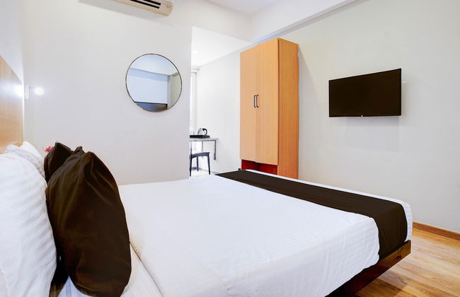 Blissful Stays at The Habitat Khar Mumbai - Foto 12