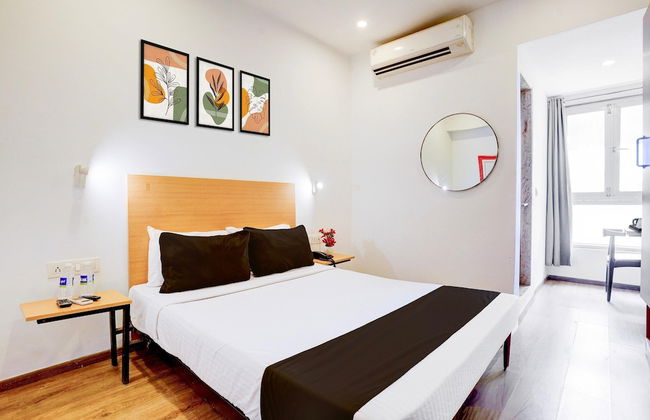 Blissful Stays at The Habitat Khar Mumbai - Foto 7