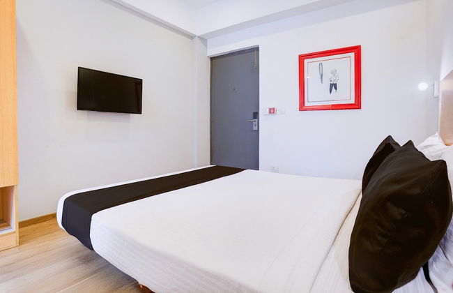 Blissful Stays at The Habitat Khar Mumbai - Foto 13