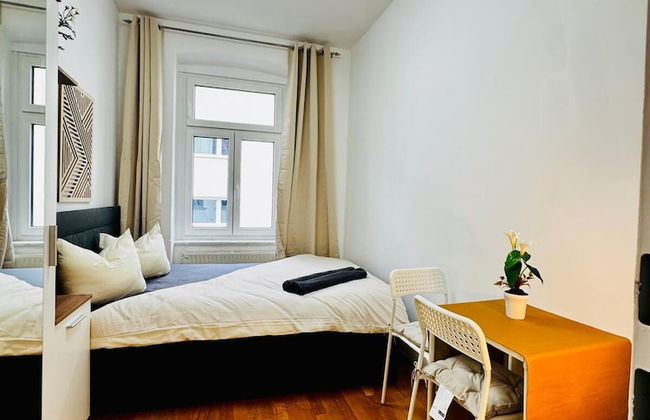 Comfy 4BR 10 Min Transport to Stadthalle - Foto 8