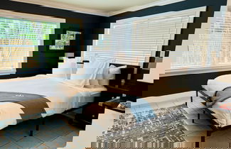 Foto 3 - Islands Inn on the Drive - Sunset Suite - King Bed - B1