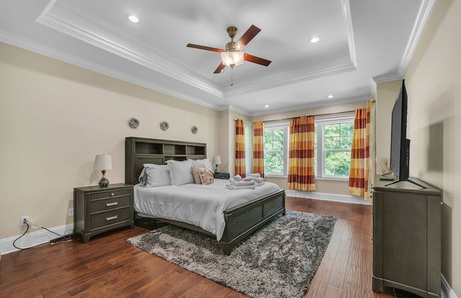 The Pearl Of Killearn 6 Bedroom Home - Photo 2