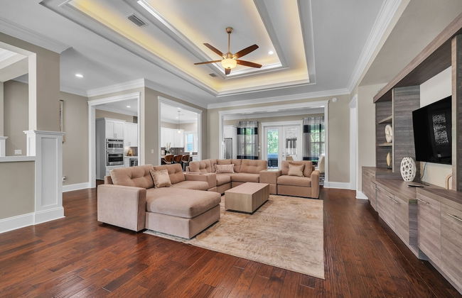 The Pearl Of Killearn 6 Bedroom Home - Photo 9