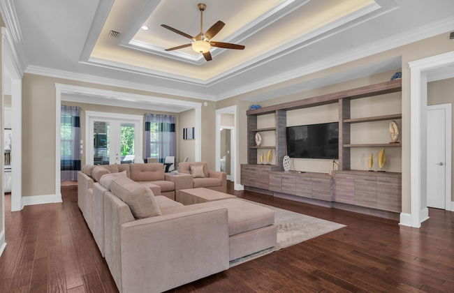 The Pearl Of Killearn 6 Bedroom Home - Photo 10