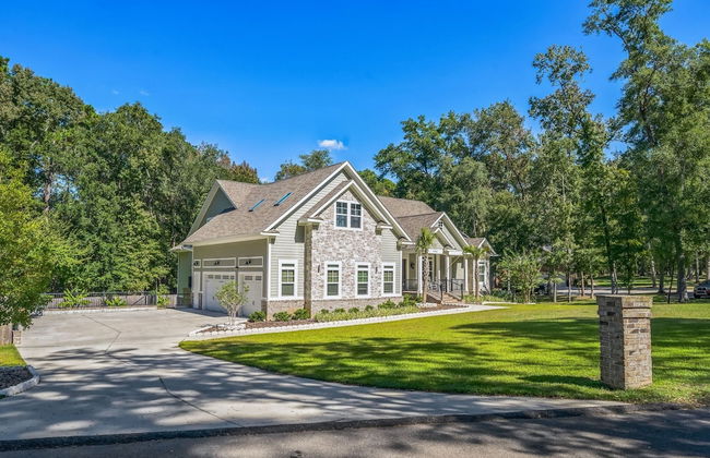 The Pearl Of Killearn 6 Bedroom Home - Photo 29