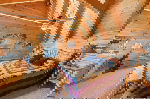 Foto 5 - Big Bear Lodge 4 Bedroom Cabin by RedAwning
