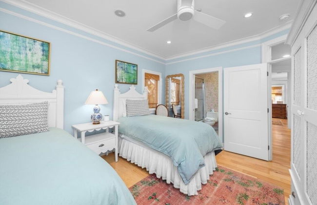 Anchored Here 3 Bedroom Home by RedAwning - Photo 8