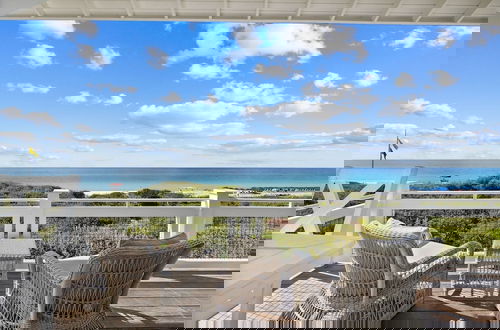 Foto 33 - Gulf Front Luxury Home In Watercolor, Fl - Second Sandbar 3br/3.5bth 3 Bedroom Home by RedAwning