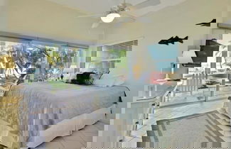 Foto 2 - Gated Estate Duplex On The Bay With Dockage 2 Bedroom Apts by RedAwning