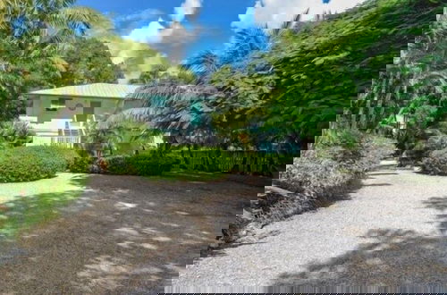 Foto 56 - Entire Compound On Gated Bayfront Property 6 Bedroom Estate by RedAwning