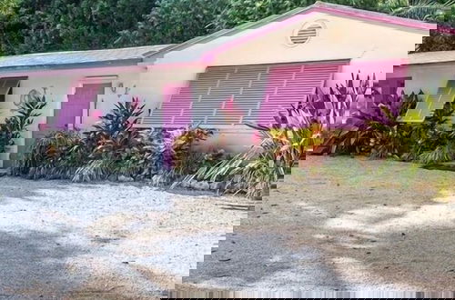Foto 55 - Entire Compound On Gated Bayfront Property 6 Bedroom Estate by RedAwning