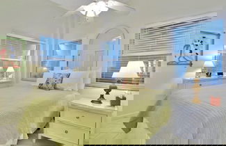 Foto 3 - Gated Estate Duplex On The Bay With Dockage 2 Bedroom Apts by RedAwning