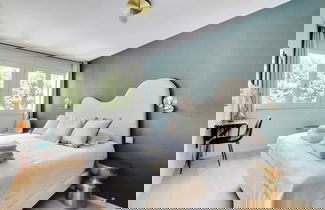 Photo 1 - Modern 