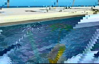 Foto 3 - Charming Beach House & Studio With Shared Space