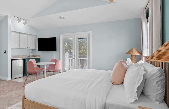 Steps to Beach! Arcade Game Room, Pool + Hot Tub Calico Scallop by Avantstay - Foto 51