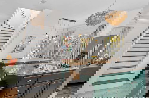 Foto 15 - Steps to Beach! Arcade Game Room, Pool + Hot Tub Calico Scallop by Avantstay