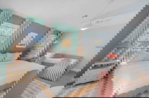 Foto 48 - Steps to Beach! Arcade Game Room, Pool + Hot Tub Calico Scallop by Avantstay