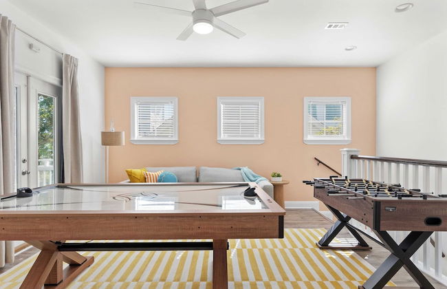 Steps to Beach! Arcade Game Room, Pool + Hot Tub Calico Scallop by Avantstay - Foto 56