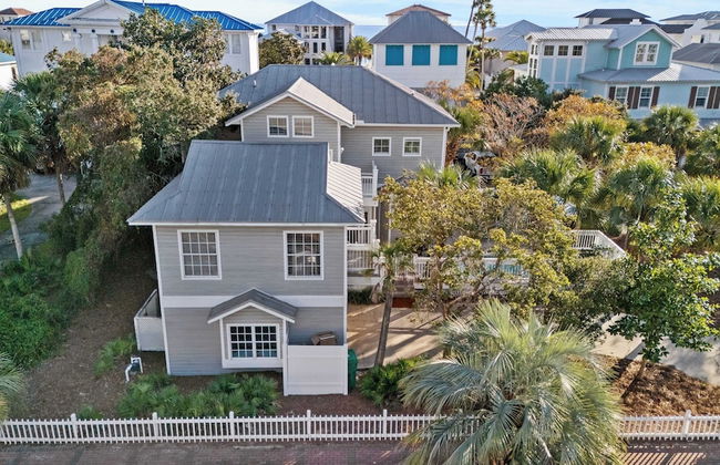 Steps to Beach! Arcade Game Room, Pool + Hot Tub Calico Scallop by Avantstay - Foto 73