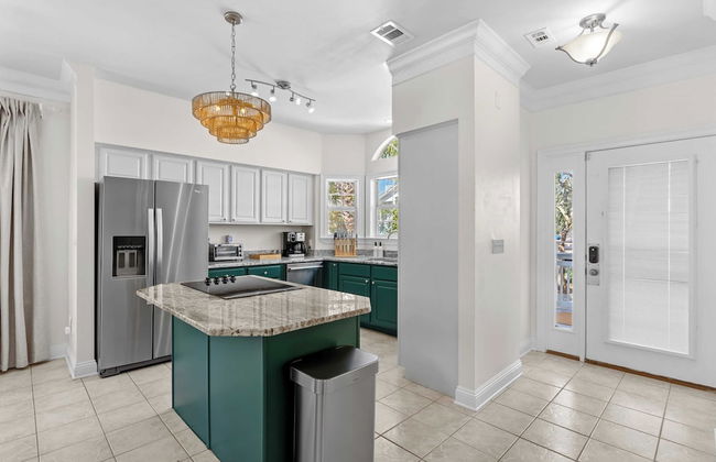 Steps to Beach! Arcade Game Room, Pool + Hot Tub Calico Scallop by Avantstay - Foto 17