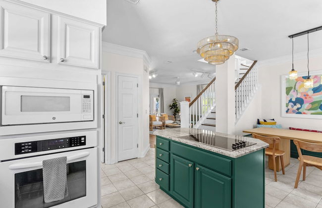 Steps to Beach! Arcade Game Room, Pool + Hot Tub Calico Scallop by Avantstay - Foto 18