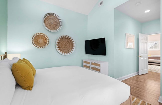 Steps to Beach! Arcade Game Room, Pool + Hot Tub Calico Scallop by Avantstay - Foto 38