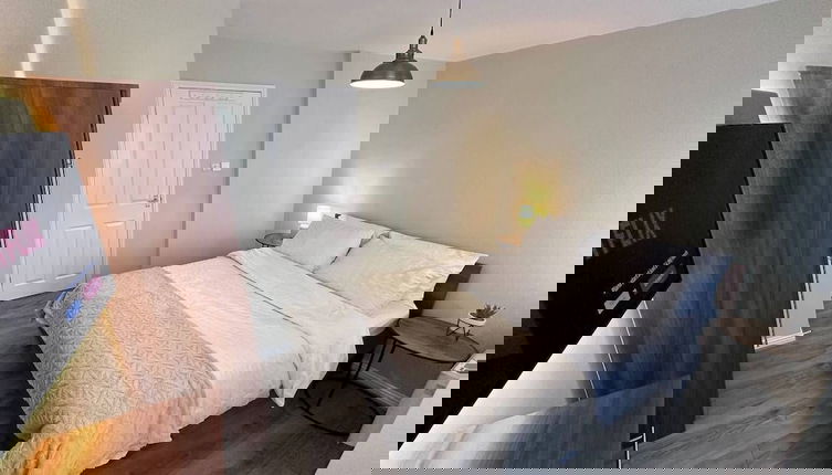 Foto 1 - 2br-sleeps4-freeparking-wifi-smarttvs
