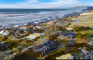 Photo 2 - Half Block to Beach w Oceanview Patio Balcony The Shore Pine by Avantstay