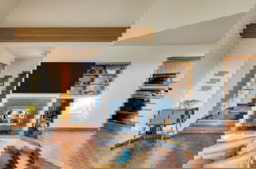 Photo 10 - Half Block to Beach w Oceanview Patio Balcony The Shore Pine by Avantstay