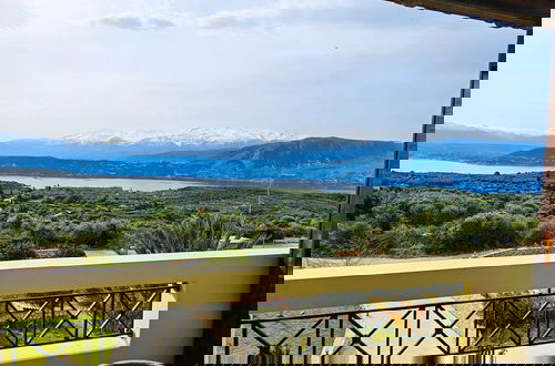 Foto 11 - Villa Aitheras With sea Views and Garden