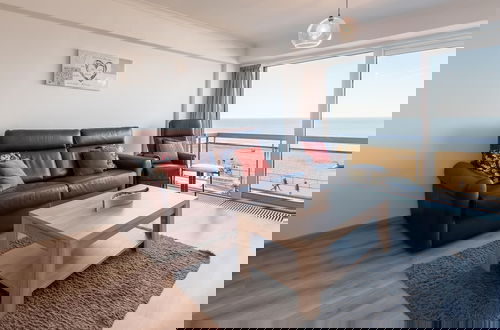 Foto 1 - Apartment in Mariakerke With Stunning Sea View