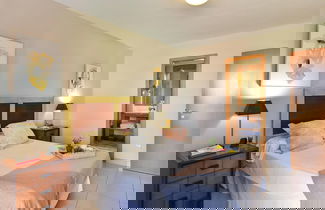 Foto 3 - Luxurious Holiday Home With Pool in Maspalomas
