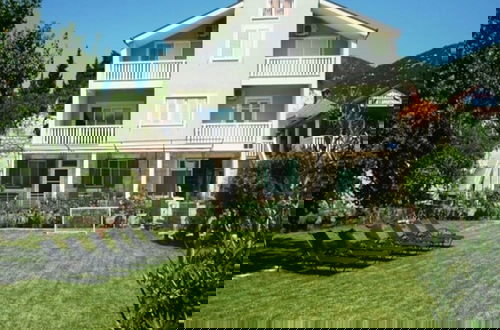 Foto 1 - Nice Apartment With Balcony