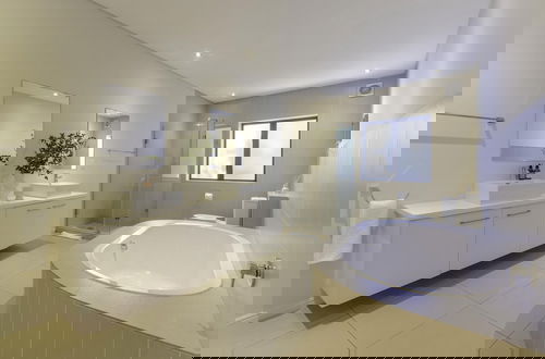Foto 23 - Newly Renovated 3 bed Apartment With Splashpool - 2283