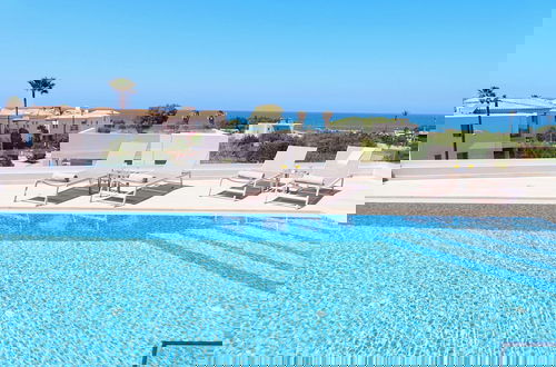 Photo 18 - Beach Sand Villas - Beachfront Rooftop Pool