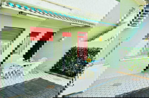 Foto 13 - Bright Apartment With Terrace and Shared Swimming Pool - Beahost