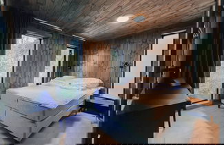 Foto 3 - Modern Mountain Cabin - Outdoor Hot Tub - 8 Beds