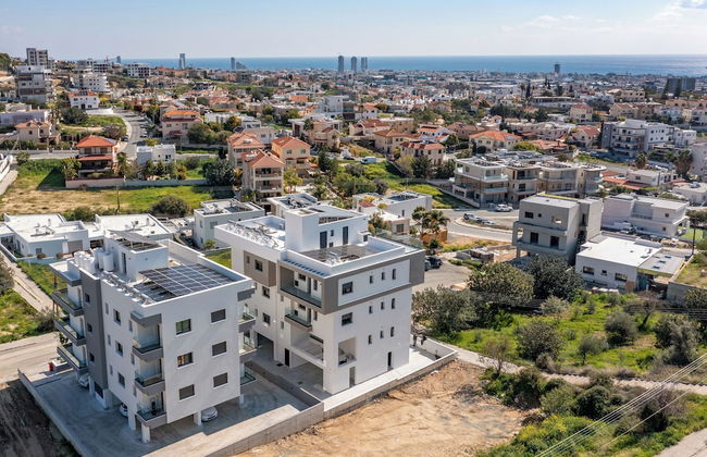 Sanders Eduardovich Limassol - Foto 76