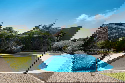 Foto 16 - Blue Villa With Shared Pool and Private Garden Near Salò