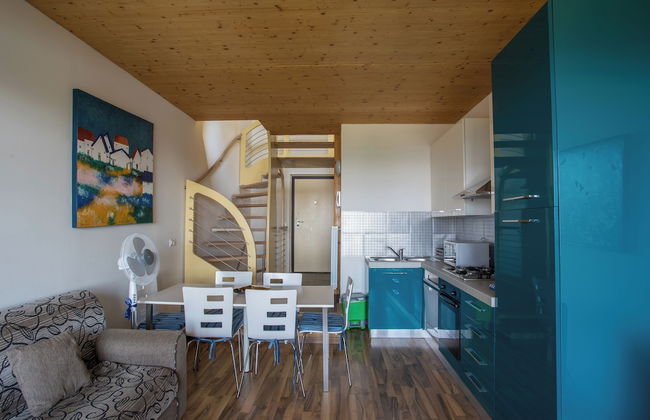 Blue Villa With Shared Pool and Private Garden Near Salò - Foto 10