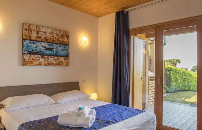 Blue Villa With Shared Pool and Private Garden Near Salò - Foto 2